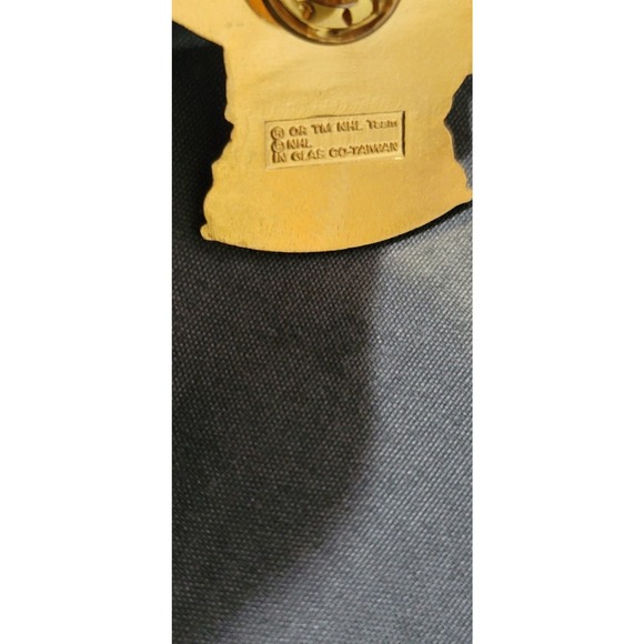 Vtg NHL Chicago Blackhawks Hockey Lapel Pin - Picture 3 of 3